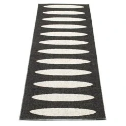 Ella Rug 70x150 Cm, Black/Vanilla